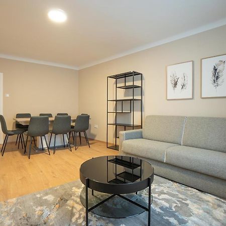 A 2-Bedroom Apartment With A King-Size Bed And A Balcony Is Located Just A 15-Minute Walk From Stephansplatz. Vienna Esterno foto