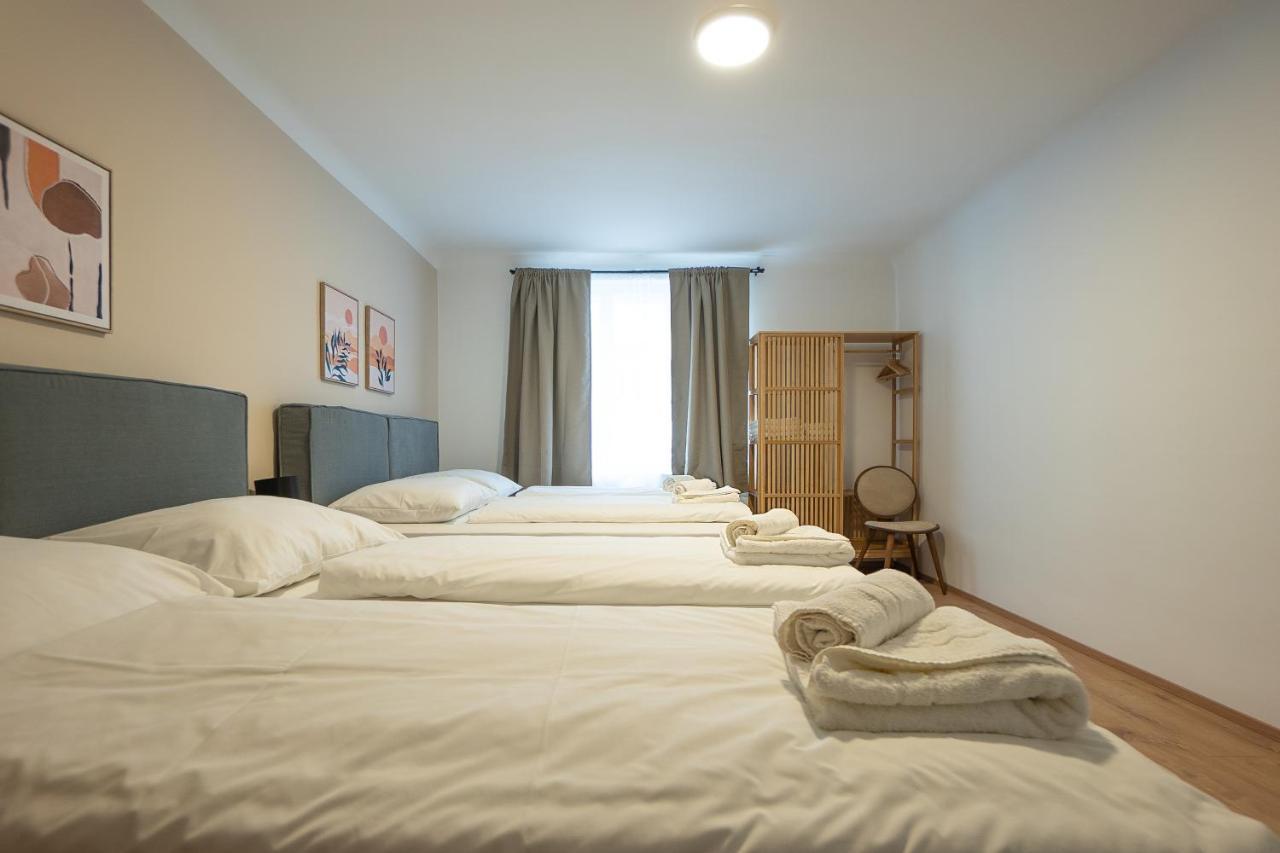 A 2-Bedroom Apartment With A King-Size Bed And A Balcony Is Located Just A 15-Minute Walk From Stephansplatz. Vienna Esterno foto