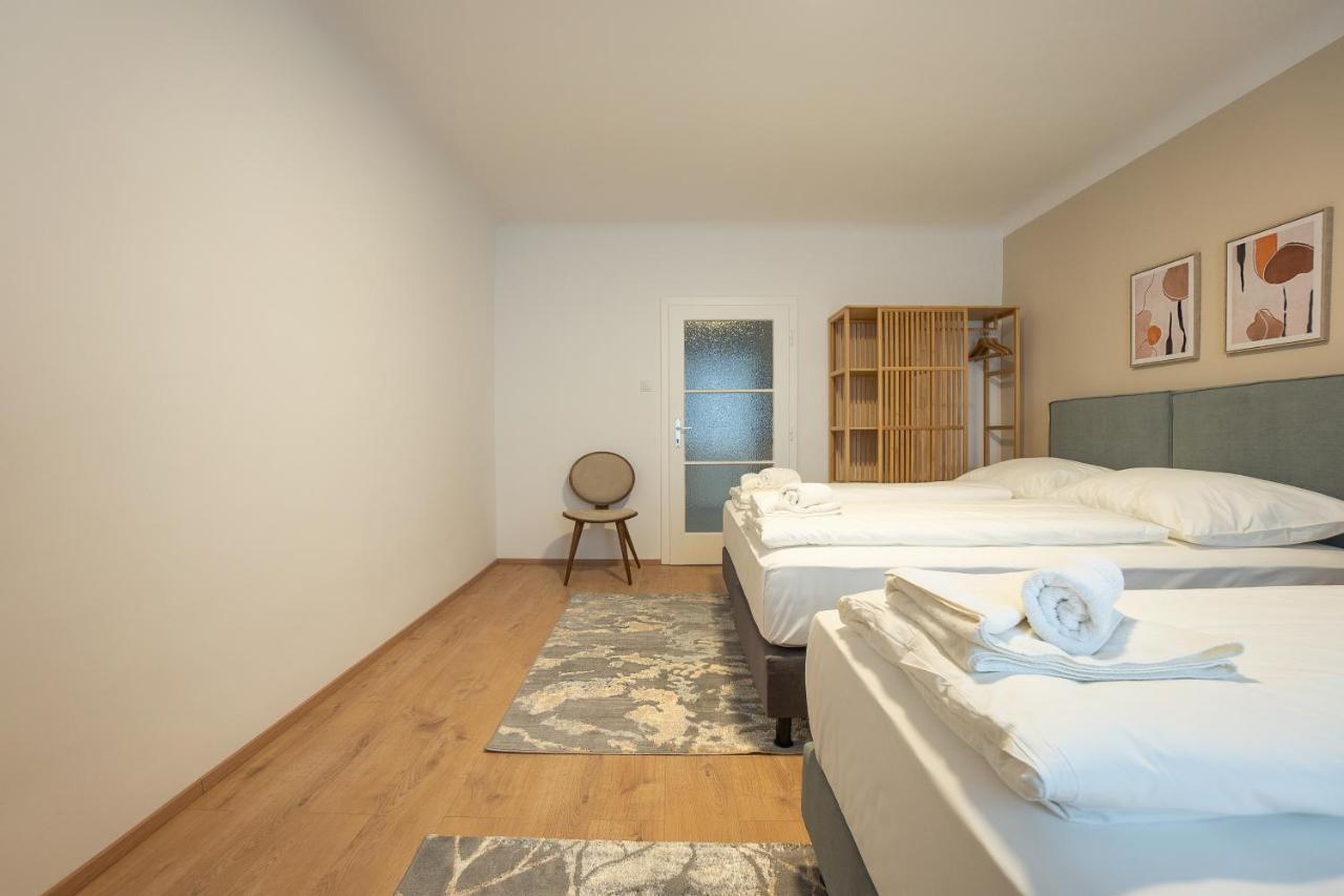 A 2-Bedroom Apartment With A King-Size Bed And A Balcony Is Located Just A 15-Minute Walk From Stephansplatz. Vienna Esterno foto