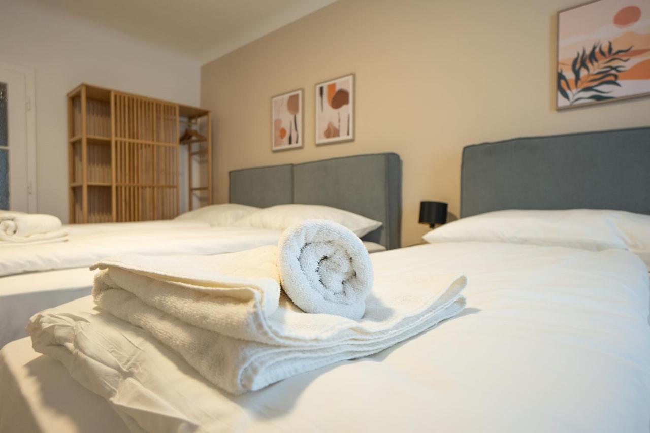 A 2-Bedroom Apartment With A King-Size Bed And A Balcony Is Located Just A 15-Minute Walk From Stephansplatz. Vienna Esterno foto