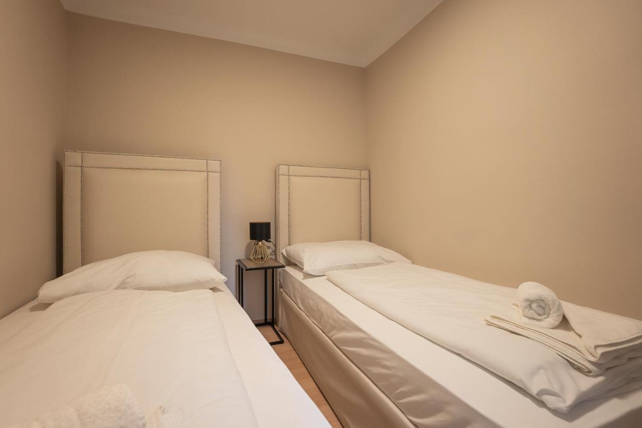 A 2-Bedroom Apartment With A King-Size Bed And A Balcony Is Located Just A 15-Minute Walk From Stephansplatz. Vienna Esterno foto