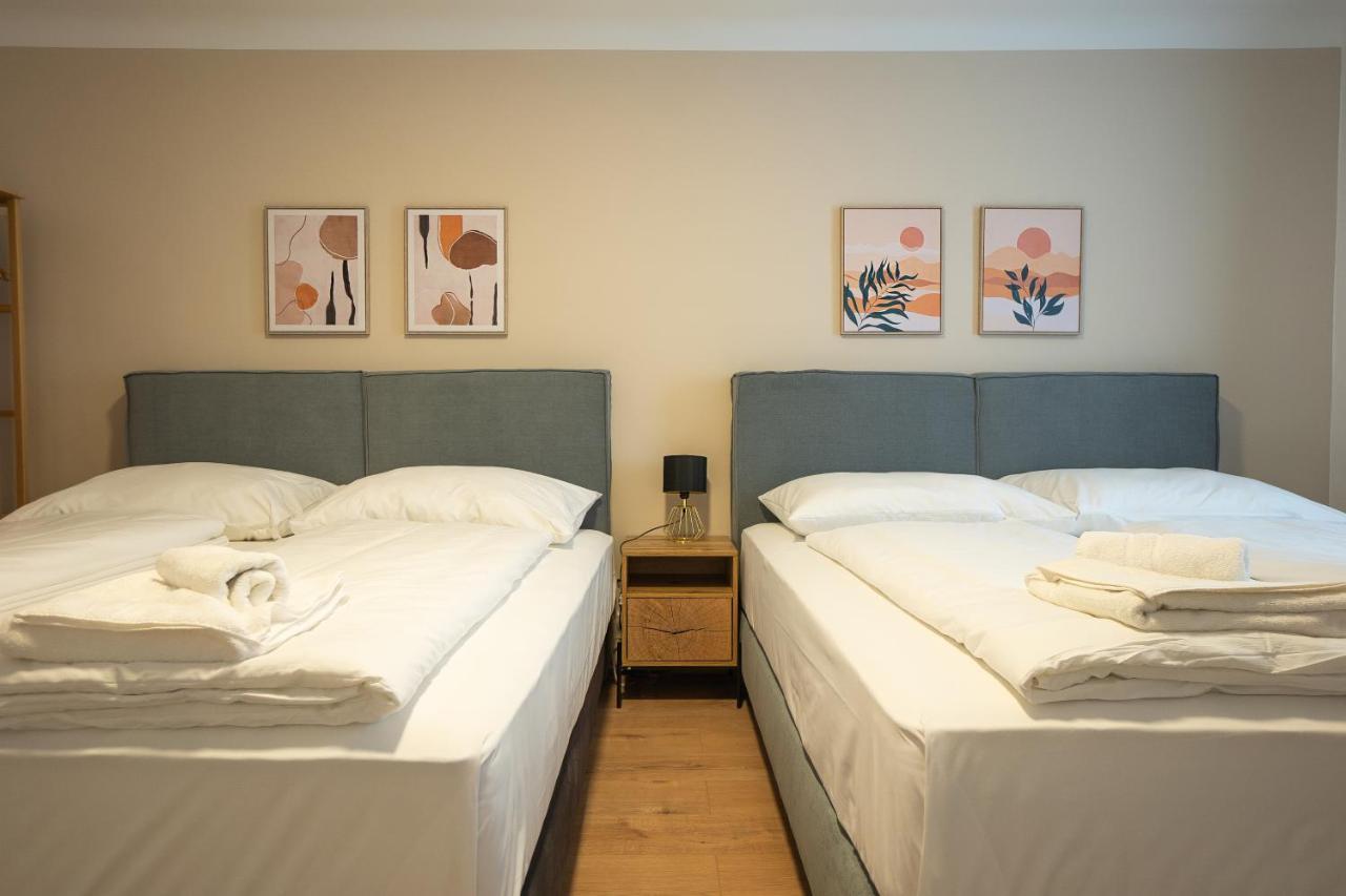 A 2-Bedroom Apartment With A King-Size Bed And A Balcony Is Located Just A 15-Minute Walk From Stephansplatz. Vienna Esterno foto