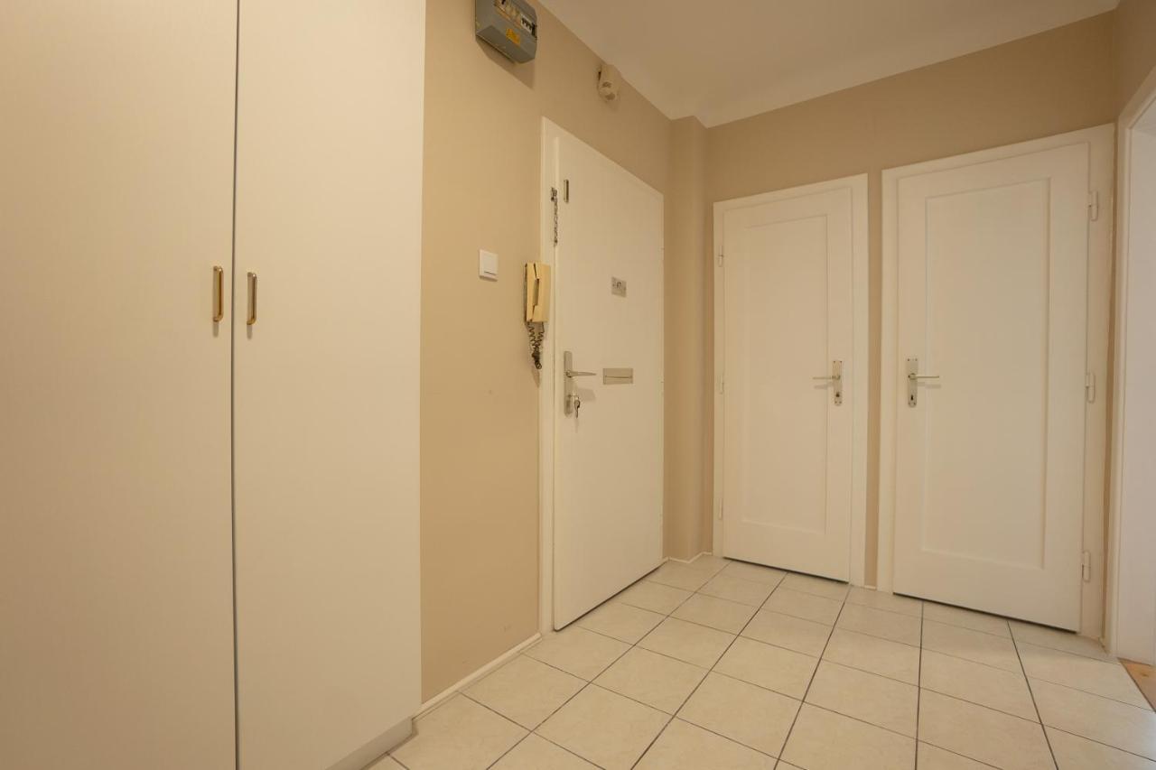 A 2-Bedroom Apartment With A King-Size Bed And A Balcony Is Located Just A 15-Minute Walk From Stephansplatz. Vienna Esterno foto